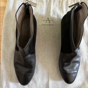 Aquatalia black suede leather wedge booties size 7.5
